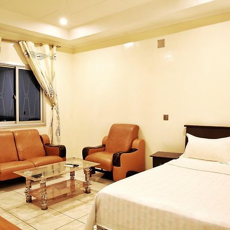 Shanghai Hotel NʼDjamena Εξωτερικό φωτογραφία