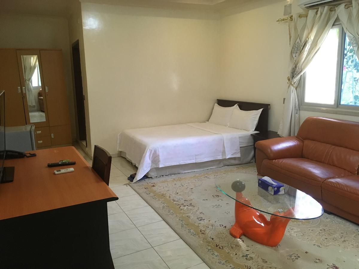 Shanghai Hotel NʼDjamena Εξωτερικό φωτογραφία