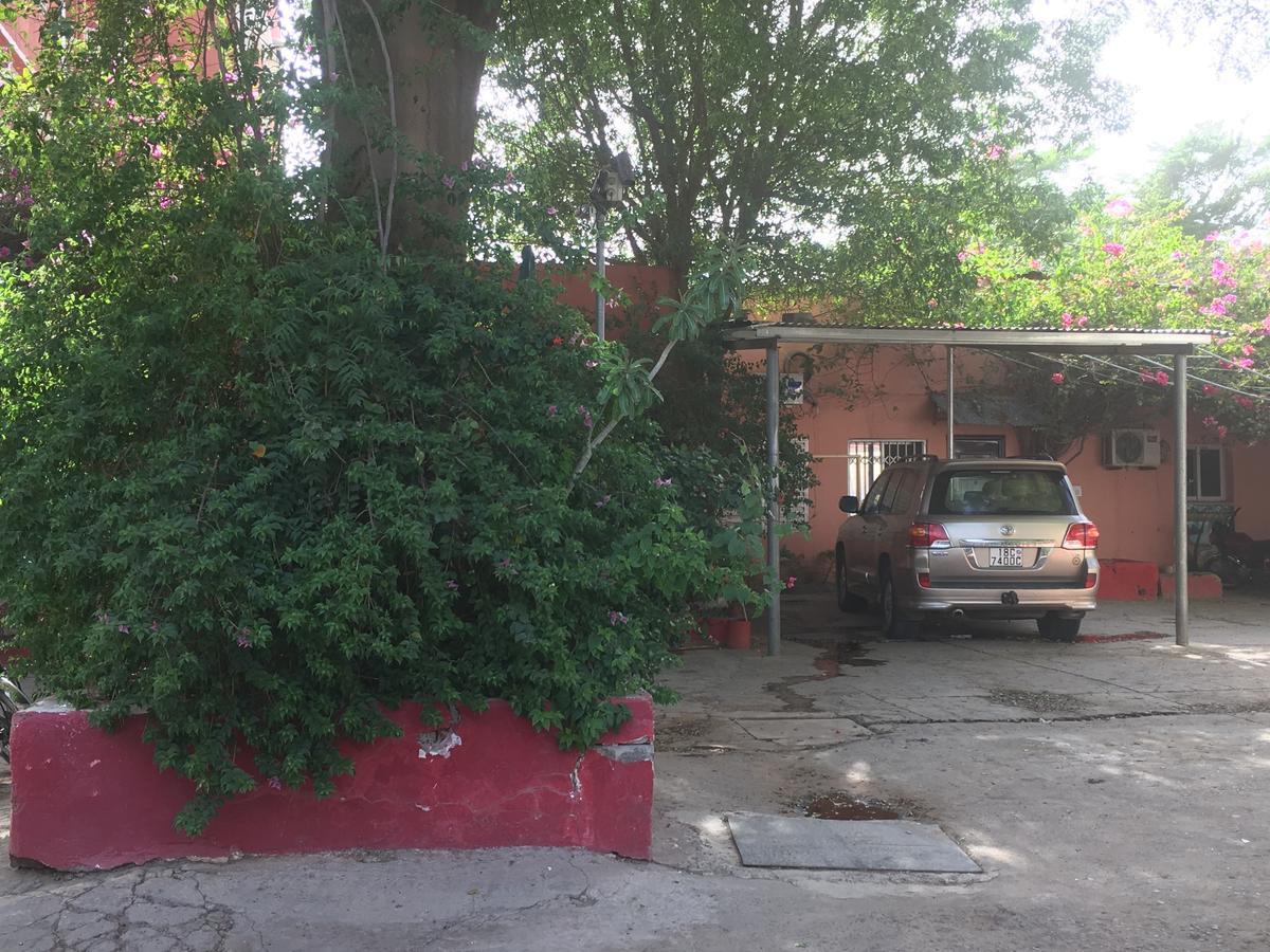 Shanghai Hotel NʼDjamena Εξωτερικό φωτογραφία